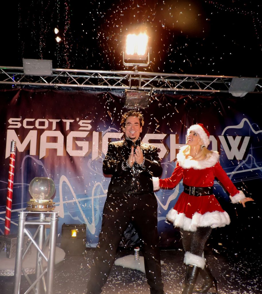 santas enchanted forest's snow show